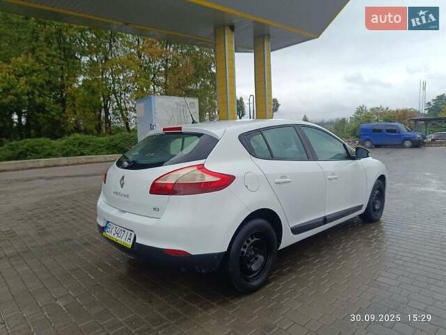 Рено Меган 2013 у Городок на Automoto.ua Білий Рено Меган, об'ємом двигуна 1.46 л та пробігом 210 тис. км за 6900 $, фото 3 на Automoto.ua
