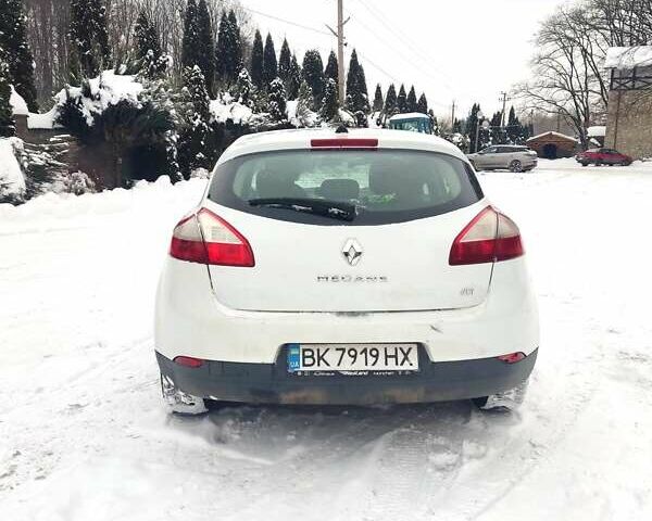 Білий Рено Меган, об'ємом двигуна 1.46 л та пробігом 286 тис. км за 3300 $, фото 2 на Automoto.ua