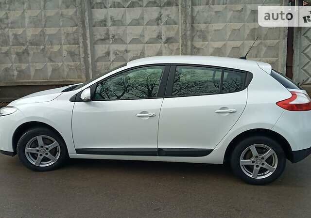 Білий Рено Меган, об'ємом двигуна 1.5 л та пробігом 201 тис. км за 7900 $, фото 6 на Automoto.ua