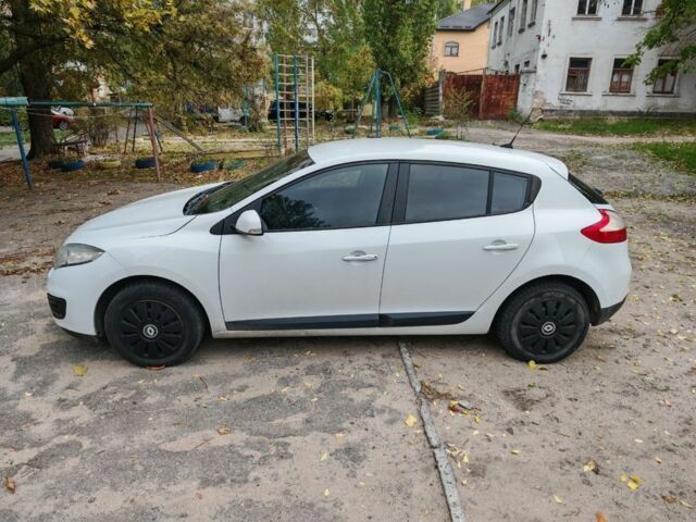 Белый Рено Меган, объемом двигателя 1.5 л и пробегом 232 тыс. км за 5600 $, фото 1 на Automoto.ua