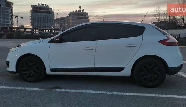 Белый Рено Меган, объемом двигателя 1.5 л и пробегом 330 тыс. км за 7500 $, фото 7 на Automoto.ua