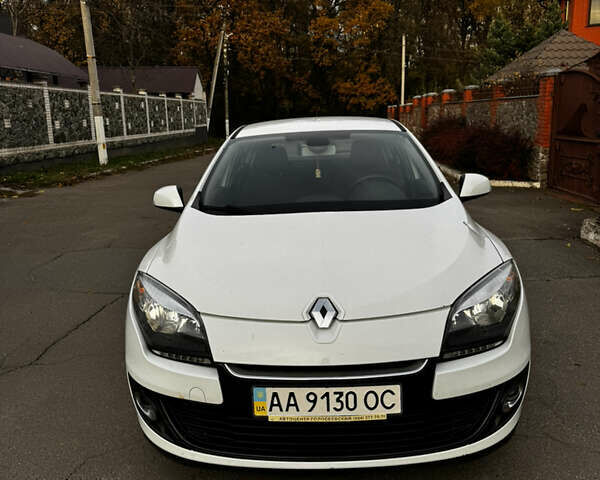 Белый Рено Меган, объемом двигателя 1.46 л и пробегом 175 тыс. км за 6500 $, фото 2 на Automoto.ua