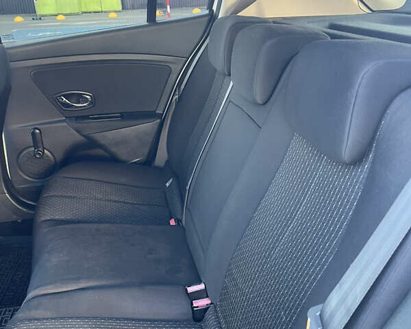 Белый Рено Меган, объемом двигателя 1.5 л и пробегом 224 тыс. км за 7200 $, фото 16 на Automoto.ua