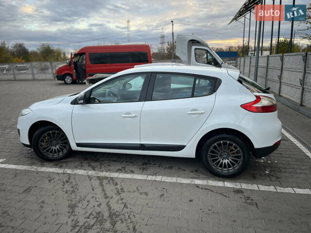 Рено Меган 2013 в Кривом Роге на Automoto.ua Белый Рено Меган, объемом двигателя 1.46 л и пробегом 264 тыс. км за 7700 $, фото 9 на Automoto.ua