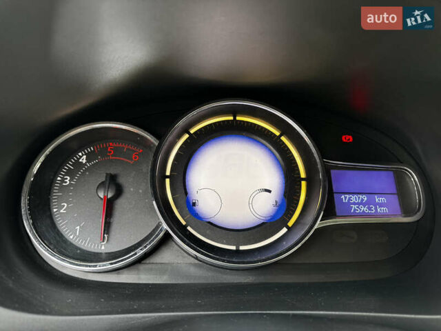 Белый Рено Меган, объемом двигателя 1.46 л и пробегом 175 тыс. км за 6500 $, фото 12 на Automoto.ua