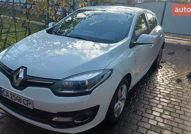 Белый Рено Меган, объемом двигателя 1.5 л и пробегом 314 тыс. км за 8000 $, фото 1 на Automoto.ua