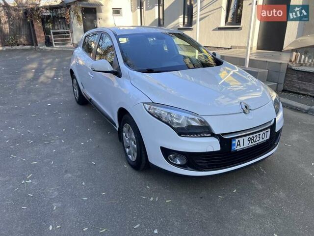 Белый Рено Меган, объемом двигателя 1.6 л и пробегом 193 тыс. км за 12100 $, фото 5 на Automoto.ua