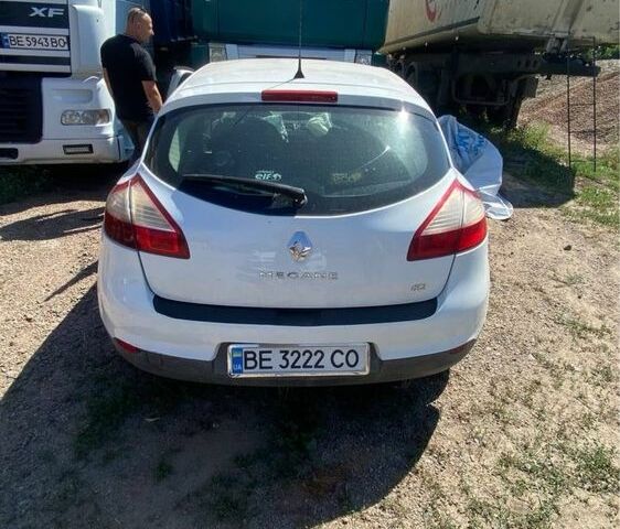 Білий Рено Меган, об'ємом двигуна 1.5 л та пробігом 90 тис. км за 3000 $, фото 3 на Automoto.ua