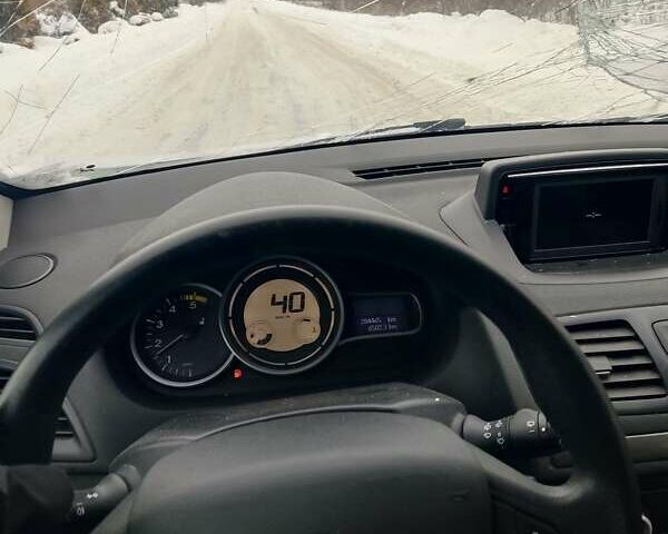 Білий Рено Меган, об'ємом двигуна 1.46 л та пробігом 282 тис. км за 2750 $, фото 5 на Automoto.ua