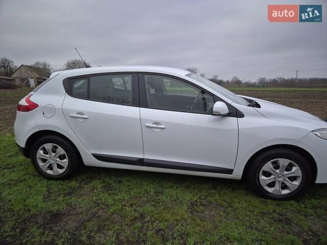 Білий Рено Меган, об'ємом двигуна 1.6 л та пробігом 209 тис. км за 6700 $, фото 12 на Automoto.ua