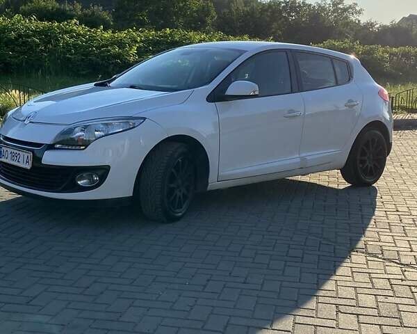 Белый Рено Меган, объемом двигателя 1.5 л и пробегом 230 тыс. км за 6600 $, фото 1 на Automoto.ua