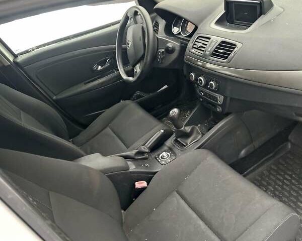 Білий Рено Меган, об'ємом двигуна 1.46 л та пробігом 286 тис. км за 3300 $, фото 6 на Automoto.ua