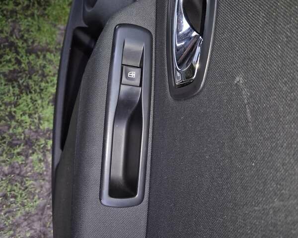 Білий Рено Меган, об'ємом двигуна 1.6 л та пробігом 209 тис. км за 6700 $, фото 14 на Automoto.ua