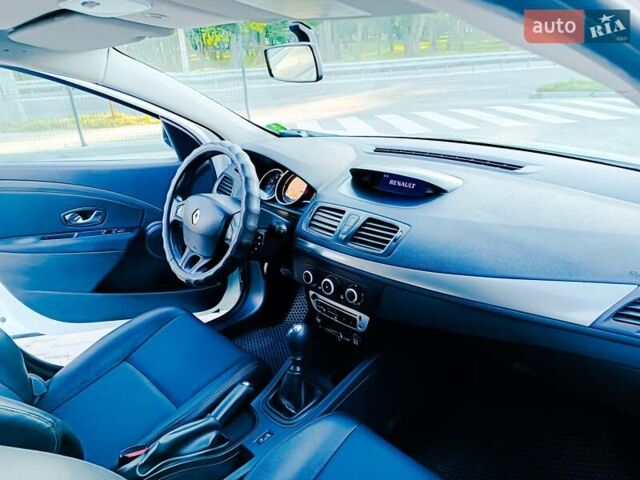 Білий Рено Меган, об'ємом двигуна 1.5 л та пробігом 227 тис. км за 7700 $, фото 13 на Automoto.ua