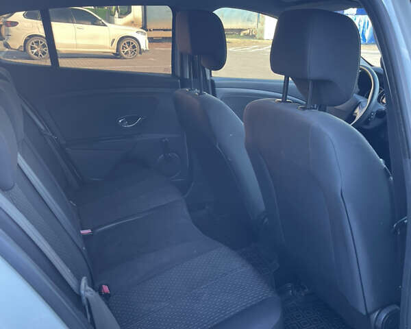 Белый Рено Меган, объемом двигателя 1.5 л и пробегом 224 тыс. км за 7200 $, фото 17 на Automoto.ua