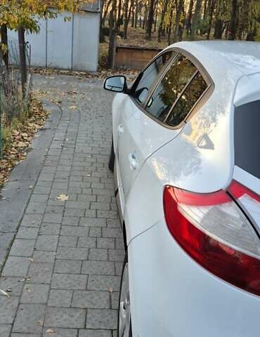 Білий Рено Меган, об'ємом двигуна 1.5 л та пробігом 232 тис. км за 8500 $, фото 4 на Automoto.ua
