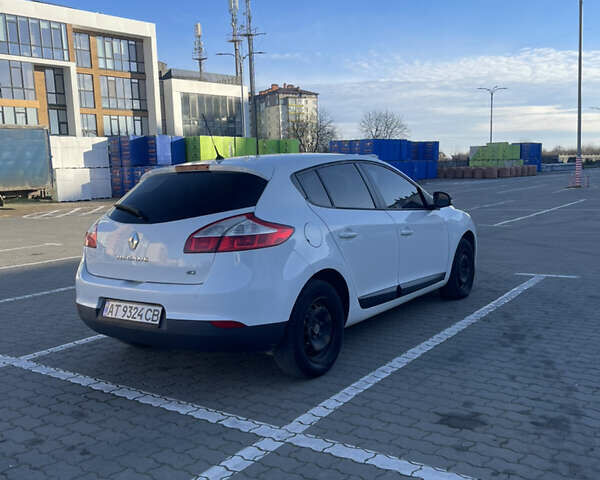 Белый Рено Меган, объемом двигателя 1.5 л и пробегом 224 тыс. км за 7200 $, фото 3 на Automoto.ua