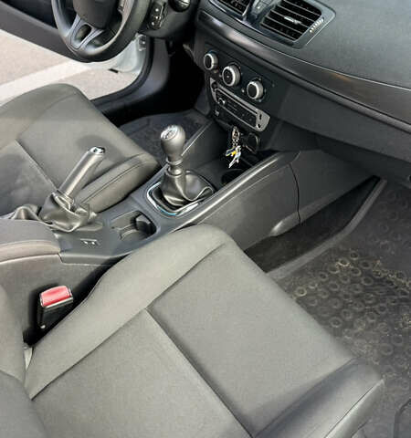 Белый Рено Меган, объемом двигателя 1.46 л и пробегом 224 тыс. км за 6700 $, фото 7 на Automoto.ua