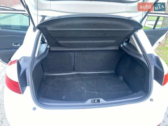 Білий Рено Меган, об'ємом двигуна 1.5 л та пробігом 205 тис. км за 6900 $, фото 17 на Automoto.ua