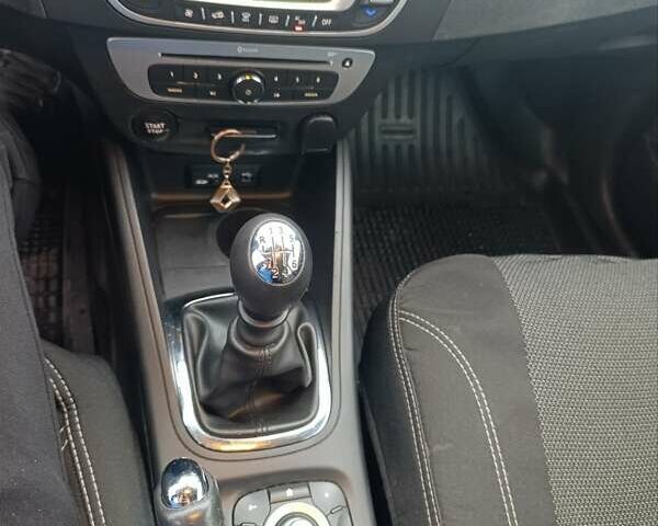 Белый Рено Меган, объемом двигателя 1.5 л и пробегом 228 тыс. км за 8500 $, фото 9 на Automoto.ua