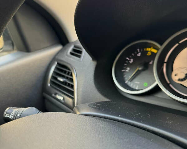 Белый Рено Меган, объемом двигателя 1.5 л и пробегом 164 тыс. км за 7750 $, фото 26 на Automoto.ua