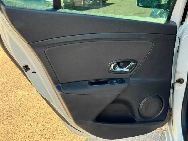 Білий Рено Меган, об'ємом двигуна 1.5 л та пробігом 184 тис. км за 6940 $, фото 16 на Automoto.ua