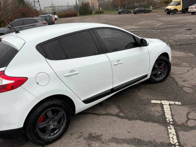 Белый Рено Меган, объемом двигателя 1.5 л и пробегом 239 тыс. км за 6450 $, фото 4 на Automoto.ua