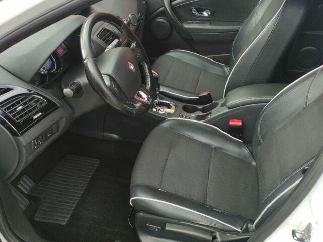 Рено Меган 2014 в Луцке на Automoto.ua Белый Рено Меган, объемом двигателя 1.5 л и пробегом 295 тыс. км за 8500 $, фото 5 на Automoto.ua