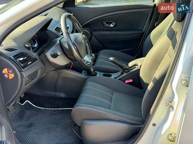 Белый Рено Меган, объемом двигателя 1.5 л и пробегом 184 тыс. км за 7790 $, фото 13 на Automoto.ua