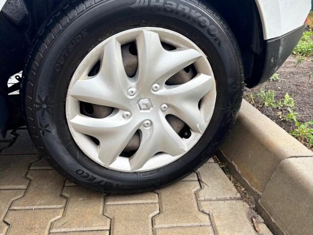 Белый Рено Меган, объемом двигателя 1.5 л и пробегом 289 тыс. км за 7000 $, фото 20 на Automoto.ua