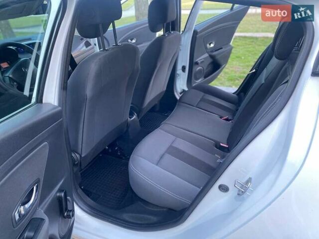 Білий Рено Меган, об'ємом двигуна 1.5 л та пробігом 205 тис. км за 6900 $, фото 7 на Automoto.ua