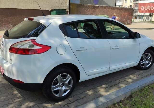 Рено Меган 2014 в Житомире на Automoto.ua Белый Рено Меган, объемом двигателя 1.5 л и пробегом 205 тыс. км за 6950 $, фото 37 на Automoto.ua