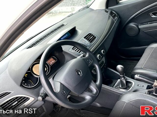 Білий Рено Меган, об'ємом двигуна 1.5 л та пробігом 241 тис. км за 7900 $, фото 6 на Automoto.ua