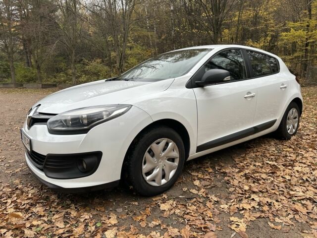 Рено Меган 2014 в Киеве на Automoto.ua Белый Рено Меган, объемом двигателя 1.5 л и пробегом 209 тыс. км за 7700 $, фото 6 на Automoto.ua