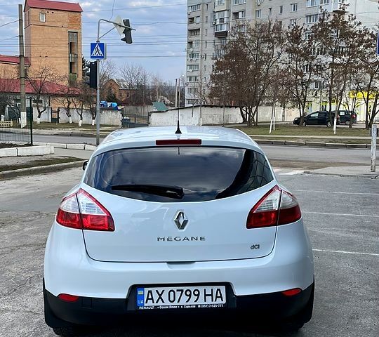 Білий Рено Меган, об'ємом двигуна 1.5 л та пробігом 241 тис. км за 7900 $, фото 4 на Automoto.ua
