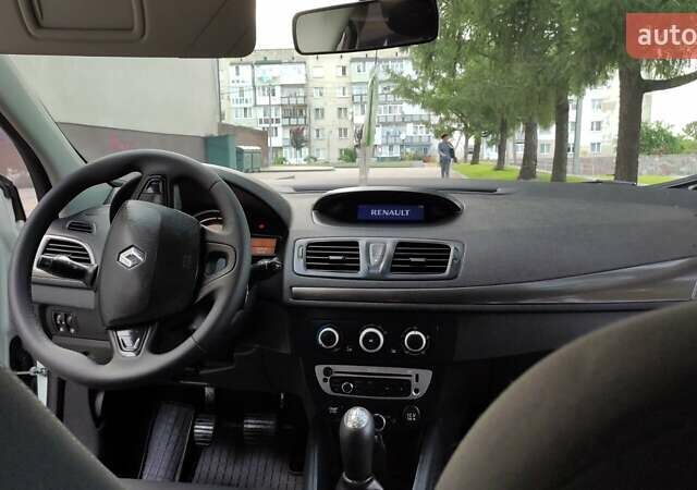 Рено Меган 2014 в Житомире на Automoto.ua Белый Рено Меган, объемом двигателя 1.5 л и пробегом 205 тыс. км за 6950 $, фото 7 на Automoto.ua