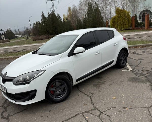 Белый Рено Меган, объемом двигателя 1.5 л и пробегом 239 тыс. км за 6500 $, фото 6 на Automoto.ua