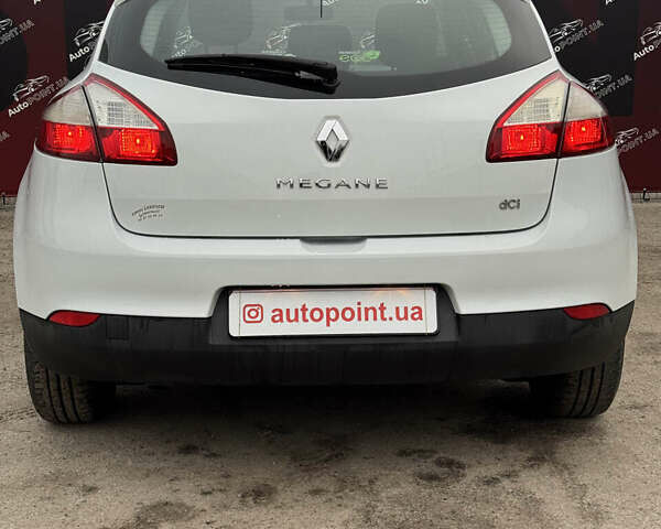 Белый Рено Меган, объемом двигателя 1.5 л и пробегом 231 тыс. км за 8200 $, фото 10 на Automoto.ua