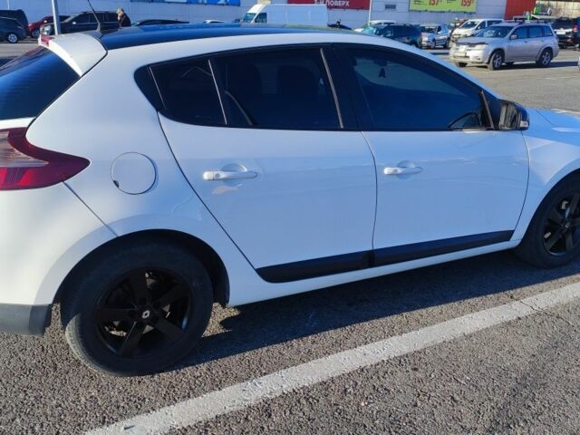 Белый Рено Меган, объемом двигателя 1.5 л и пробегом 180 тыс. км за 6700 $, фото 5 на Automoto.ua