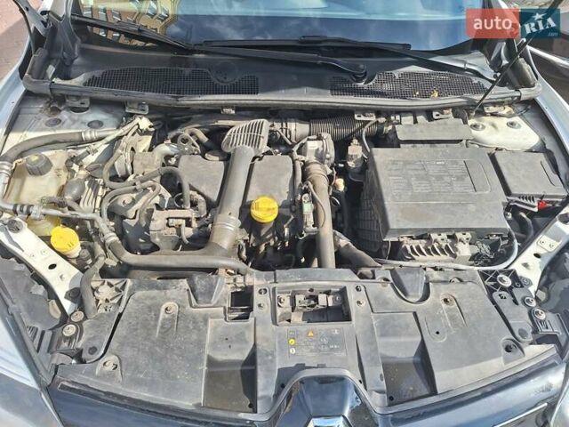 Белый Рено Меган, объемом двигателя 1.5 л и пробегом 235 тыс. км за 8500 $, фото 1 на Automoto.ua