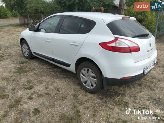Белый Рено Меган, объемом двигателя 1.5 л и пробегом 268 тыс. км за 7800 $, фото 4 на Automoto.ua