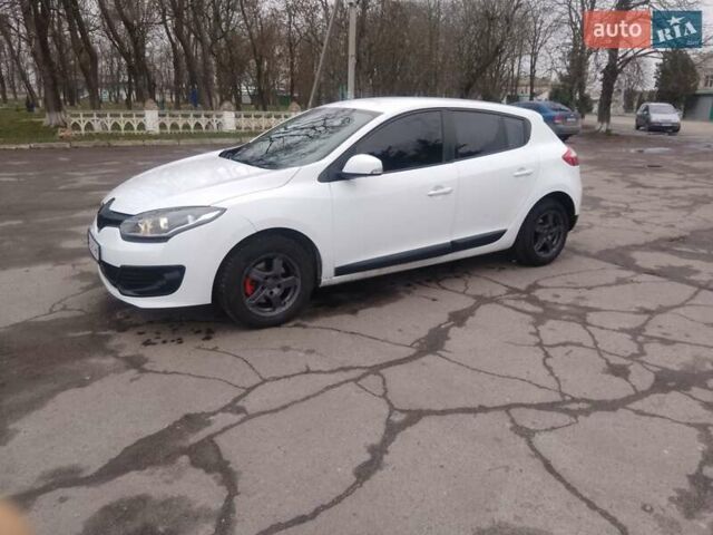 Белый Рено Меган, объемом двигателя 1.46 л и пробегом 242 тыс. км за 6700 $, фото 3 на Automoto.ua