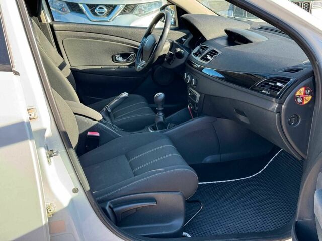 Білий Рено Меган, об'ємом двигуна 1.5 л та пробігом 184 тис. км за 6940 $, фото 22 на Automoto.ua