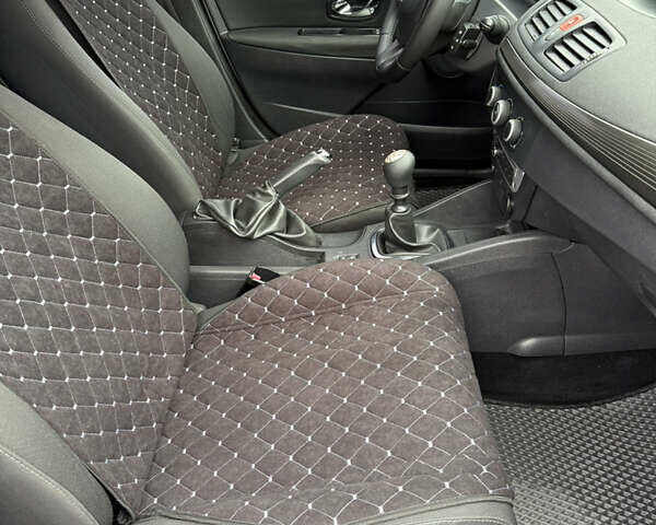 Белый Рено Меган, объемом двигателя 1.5 л и пробегом 239 тыс. км за 6500 $, фото 15 на Automoto.ua