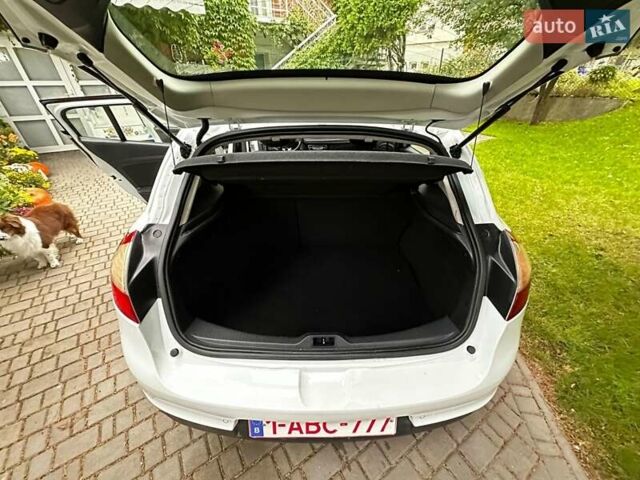 Белый Рено Меган, объемом двигателя 1.5 л и пробегом 173 тыс. км за 8200 $, фото 18 на Automoto.ua