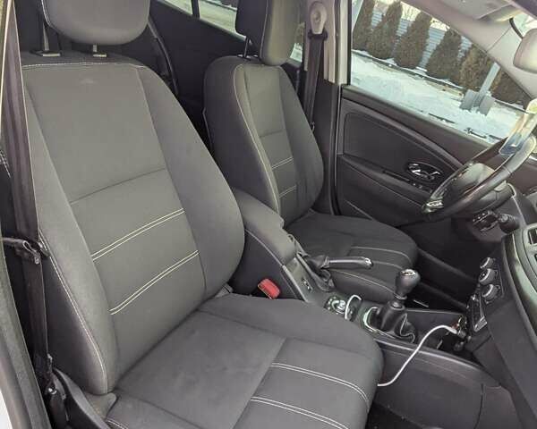 Білий Рено Меган, об'ємом двигуна 1.5 л та пробігом 217 тис. км за 6800 $, фото 12 на Automoto.ua