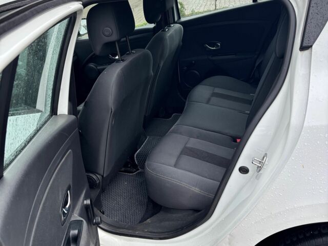 Белый Рено Меган, объемом двигателя 1.5 л и пробегом 289 тыс. км за 7000 $, фото 10 на Automoto.ua