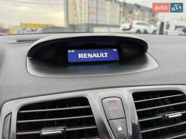 Білий Рено Меган, об'ємом двигуна 1.46 л та пробігом 204 тис. км за 7999 $, фото 30 на Automoto.ua