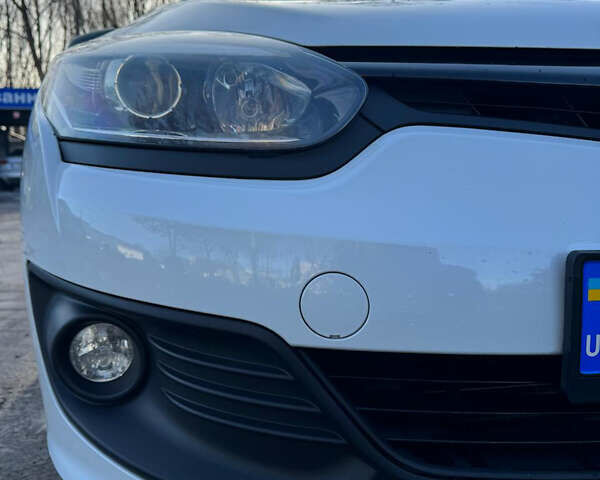 Белый Рено Меган, объемом двигателя 1.5 л и пробегом 164 тыс. км за 7750 $, фото 7 на Automoto.ua