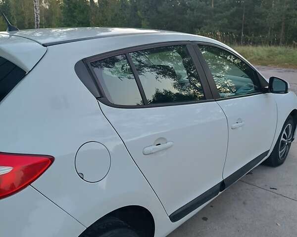 Білий Рено Меган, об'ємом двигуна 1.46 л та пробігом 274 тис. км за 6500 $, фото 1 на Automoto.ua